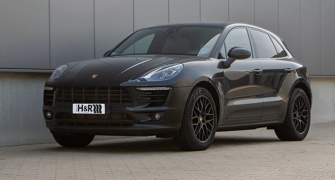 Porsche 911 carrera gts cabriolet. Телефон porsche. Порше лексус. Порше каррера 911 2006. Macan h&r springs.