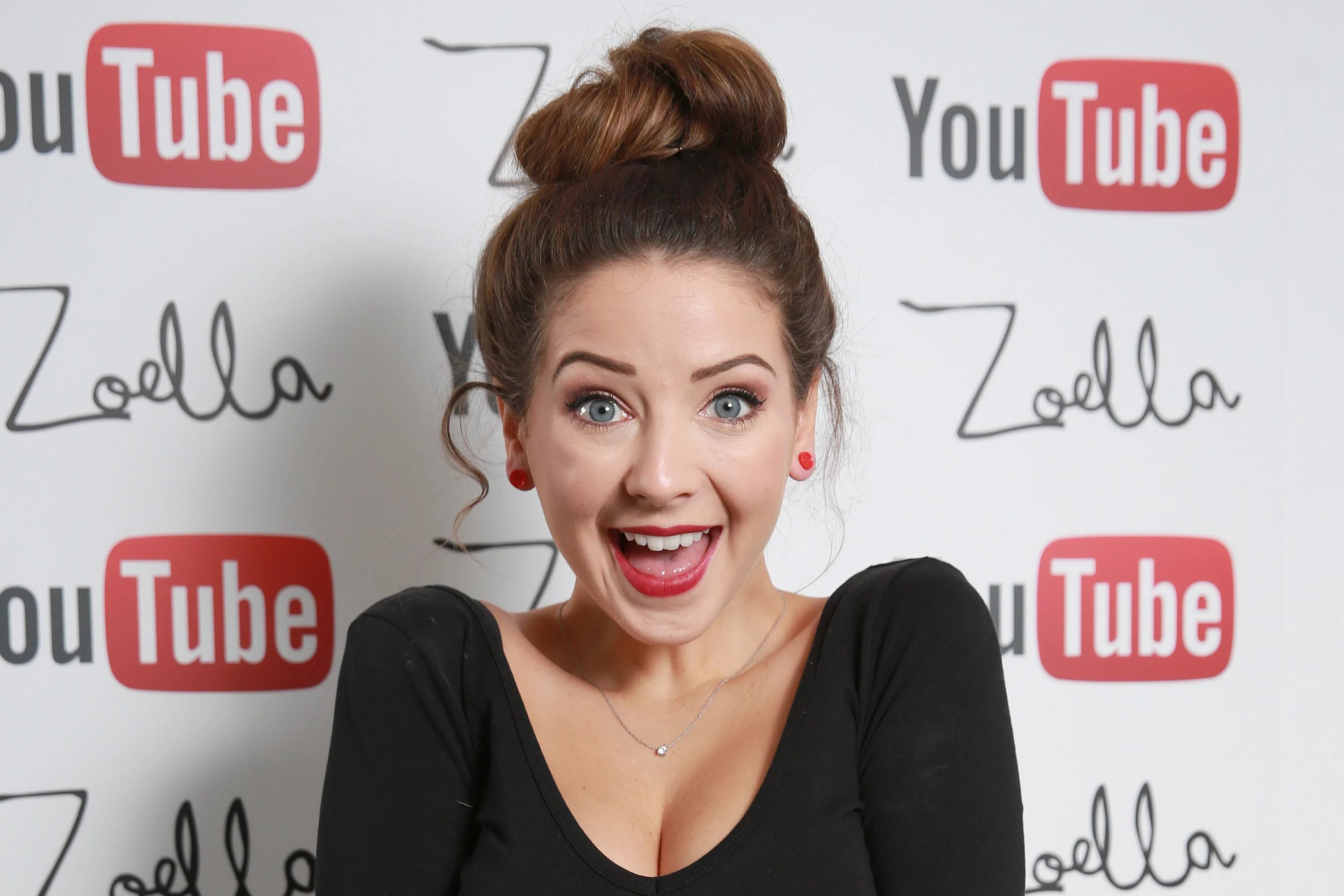 Реклама у блоггеров ютуб. Zoella Zoe Sugg. Известные блоггеры. Известные видеоблогеры. Популярные блоггеры.