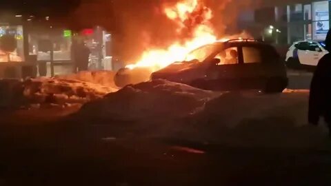 Горит машина в москве
