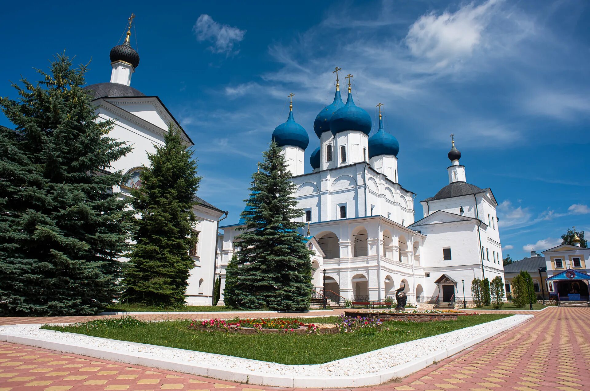 Богородицкий высоцкий мужской монастырь серпухов. Хороший мужской монастырь. Мужской высоцкий монастырь г серпухов. Высоцкий мужской монастырь в серпухове. Высоцкий мужской монастырь серпухов вид сверху.