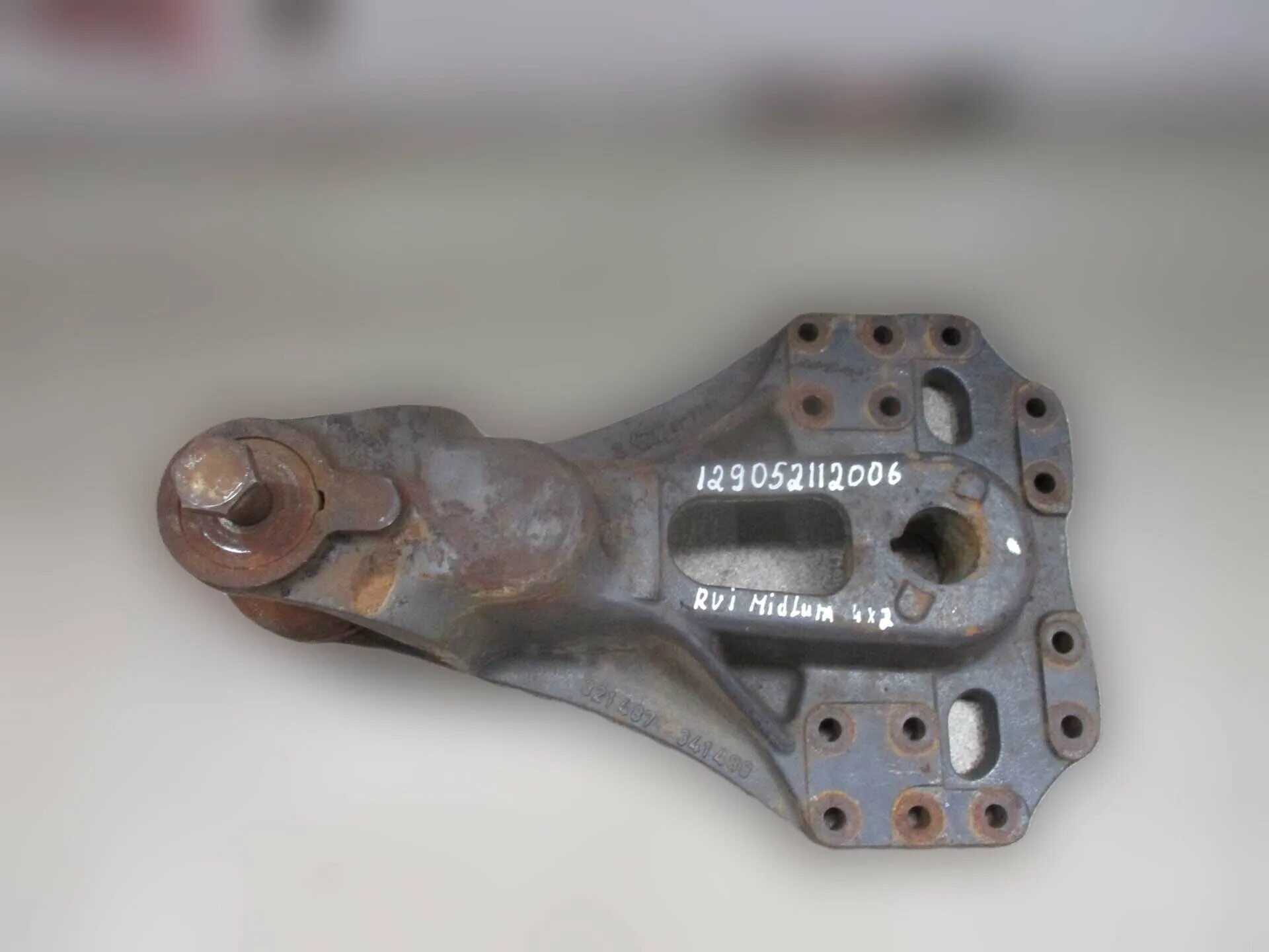 кронштейн полурессоры. кронштейн полурессоры скания 5. кронштейн полурессоры. правый кронштейн полурессоры рено премиум. 0318915370 кронштейн bpw.