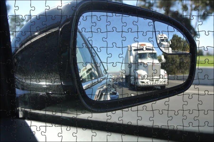 Водительское зеркало купить. Зеркало автомобильное боковое. Вид в боковое зеркало машины. Зеркало для грузовых автомобилей. Зеркало в машине.