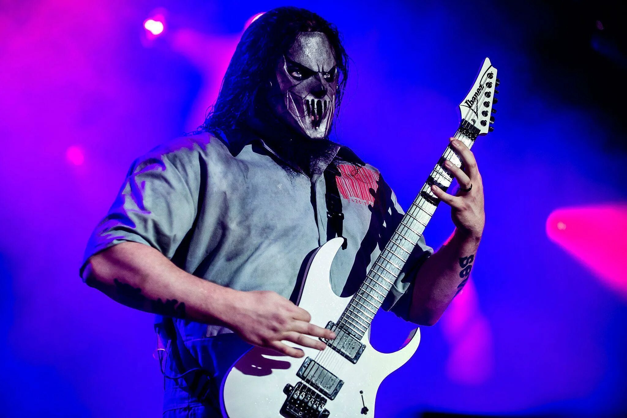 Мик томпсон. Гитарист слипкнот. гитарист slipknot мик. гитарист группы slipknot мик томсон.