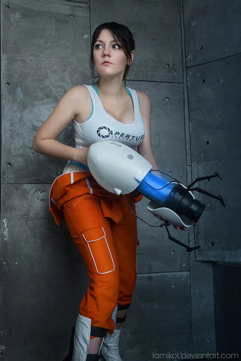 Chel cosplay. Челл. Portal 2 Chell. Portal Челл косплей. Челл портал 2 косплей.