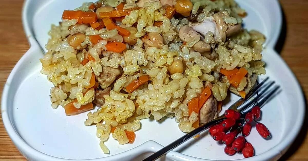 плов с нутом. плов с курицей и нутом. плов с паниром. булгур с нутом и курицей. Sabalidli plov.