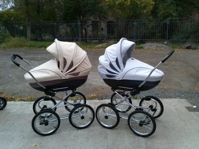Продать коляску детскую