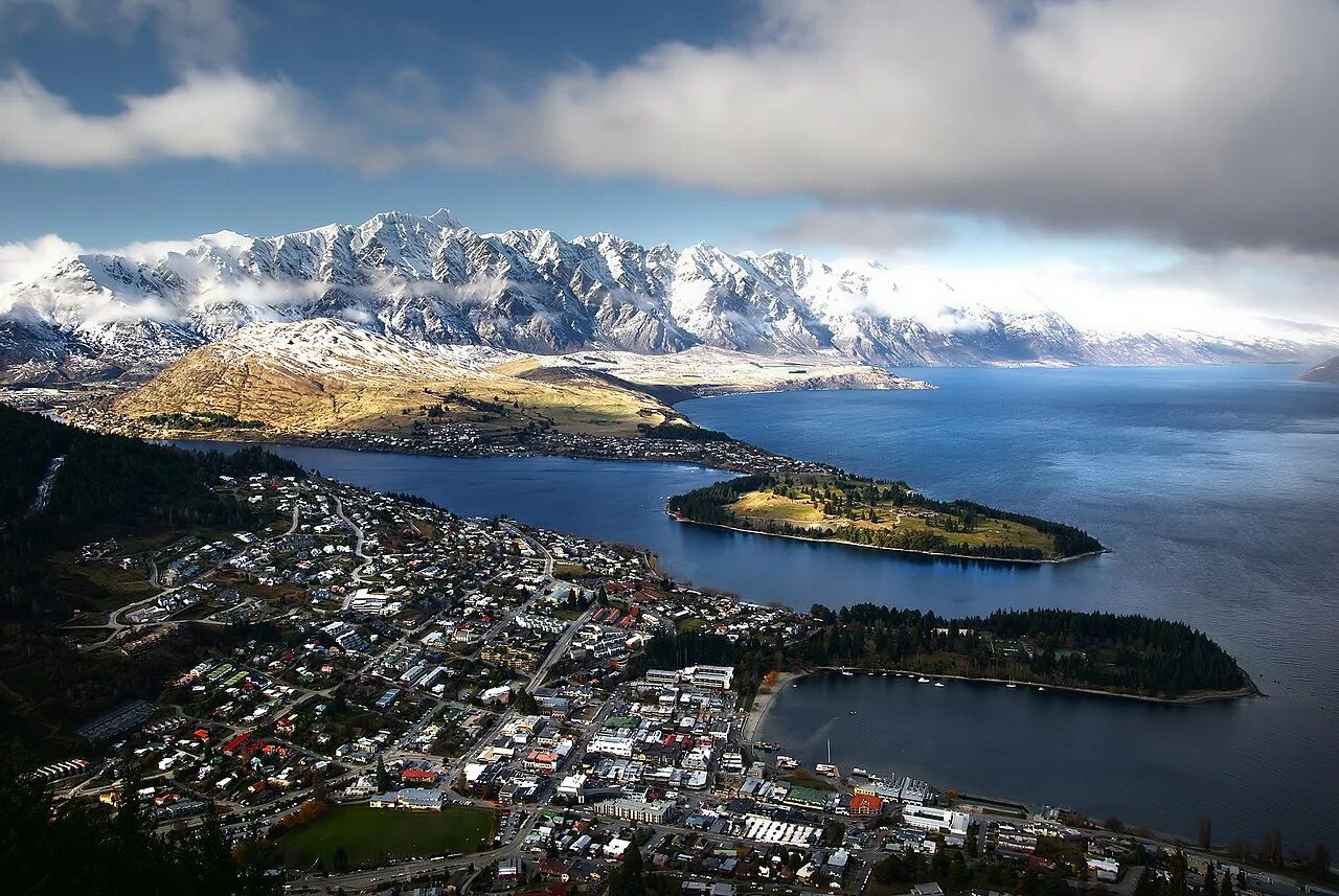 New zealand consists. Квинстаун новая Зеландия. Квинстаун новая Зеландия климат. Новая Зеландия Квинстаун достопримечательности. Квинстаун новая Зеландия Долина Парадайз.