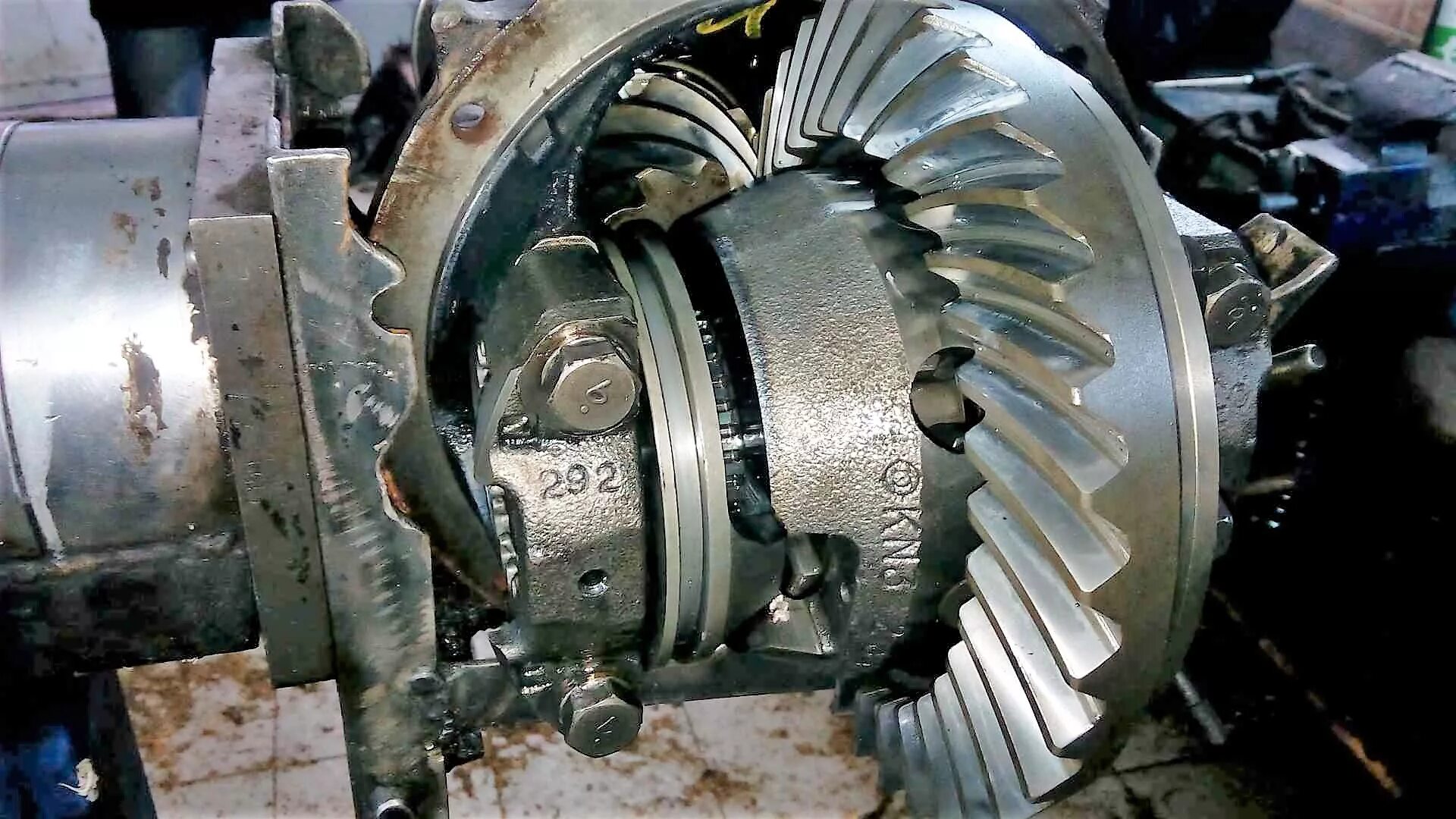 Сломался редуктор. Редуктор. Редуктор автомобиля. Редуктор газель 406. Ремонт редуктора заднего моста.