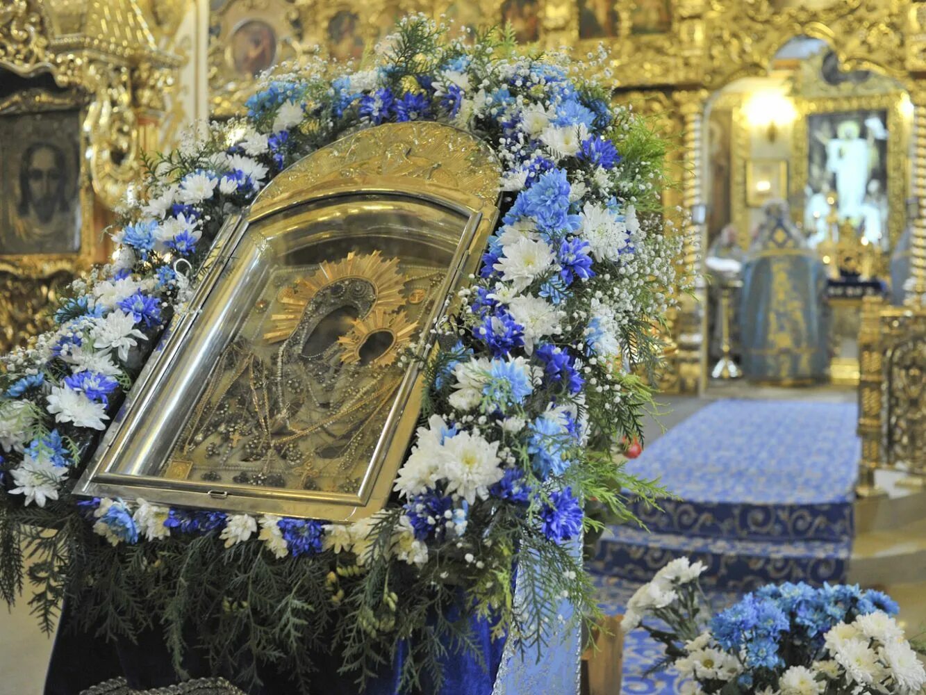 Печоры успение богородицы 2020. Митрополит георгий освятил новый храм иконы феодоровской. Храм всецарица мантурово костромской. Грузинская икона раифский монастырь. Храм иконы божией матери всецарица в астрахани.