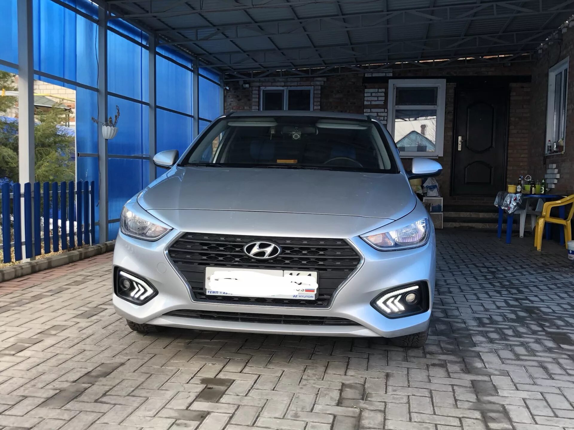 Хендай солярис 2 2017. Hyundai Solaris 2017 туманки. Hyundai Solaris 2020 ПТФ. Hyundai Solaris 2020 туманки. Противотуманки на Хендай Солярис 2017 года.