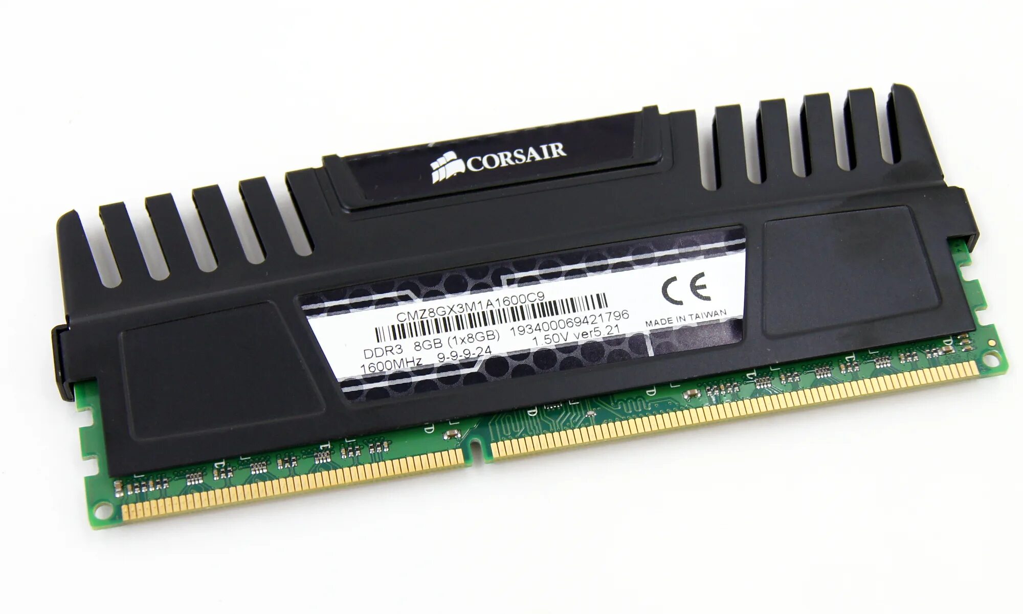 Память ddr3 corsair. Dimm3: Corsair Vengeance cmz8gx3m1a1600c10 Aida. Corsair ddr3. Тайминги для ddr3 1400. Форм факторы оперативной памяти.