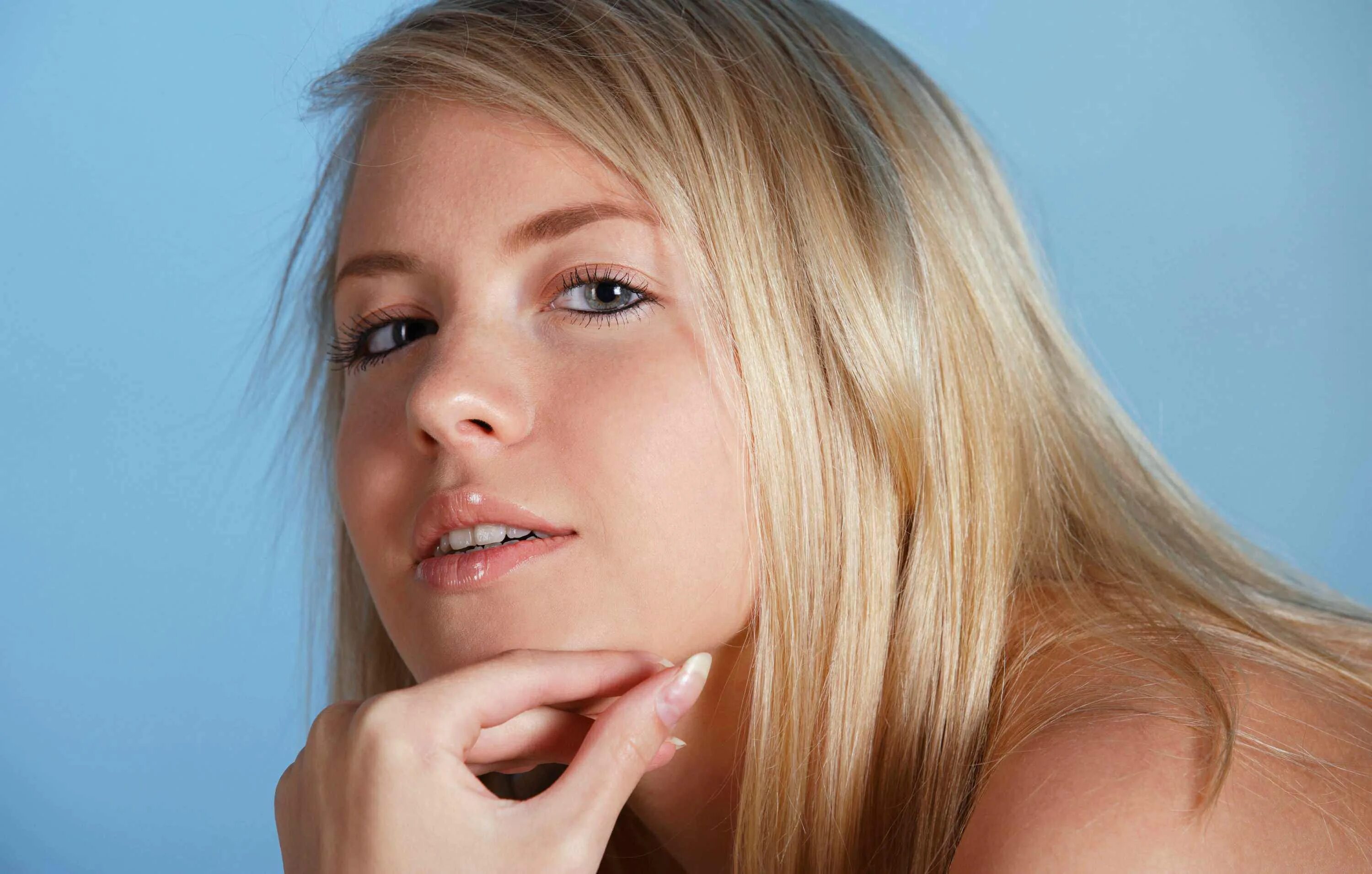 Шарлин вайсс. Карина коллинз. Девушка дня блондинка. Девушка дня блондинка. Анна катарина фото.