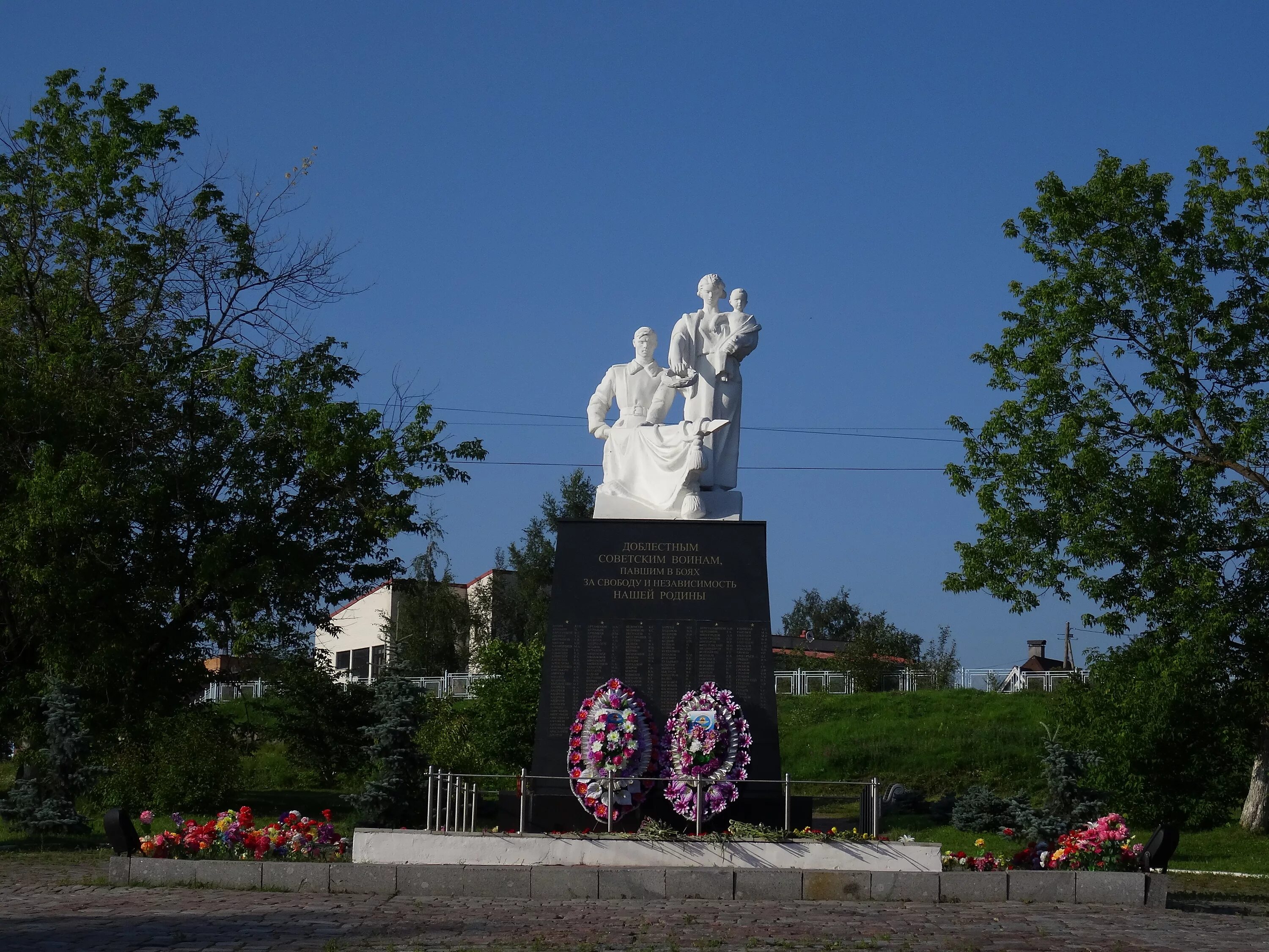 Памятники сортавала. Братская могила Сортавала. Сортавала Братская могила памятник. Братское захоронение Сортавала. Советским воинам Сортавала.