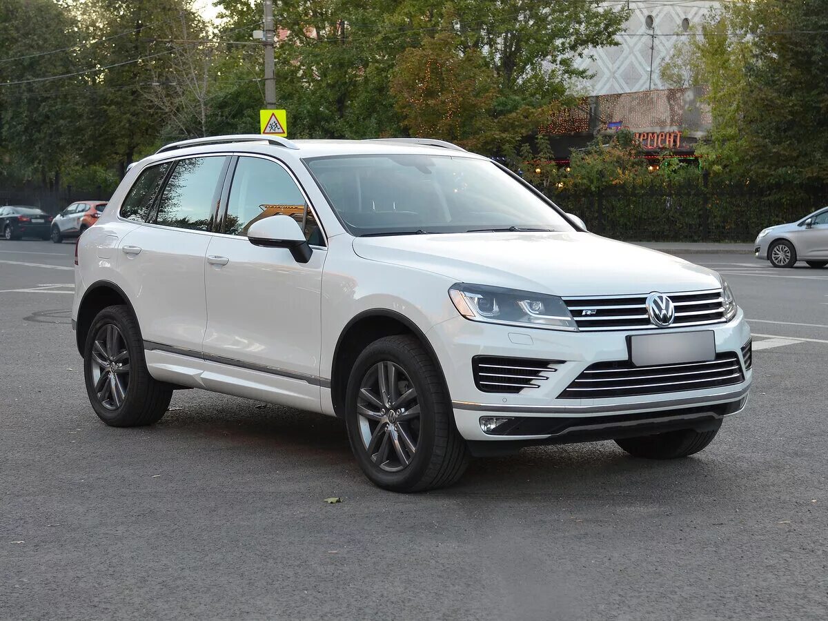 Volkswagen touareg fl. Volkswagen Touareg II Рестайлинг, 2017. Volkswagen — Touareg .2012 Рестайлинг. Volkswagen Touareg FL белый. Туарег 2 FL.