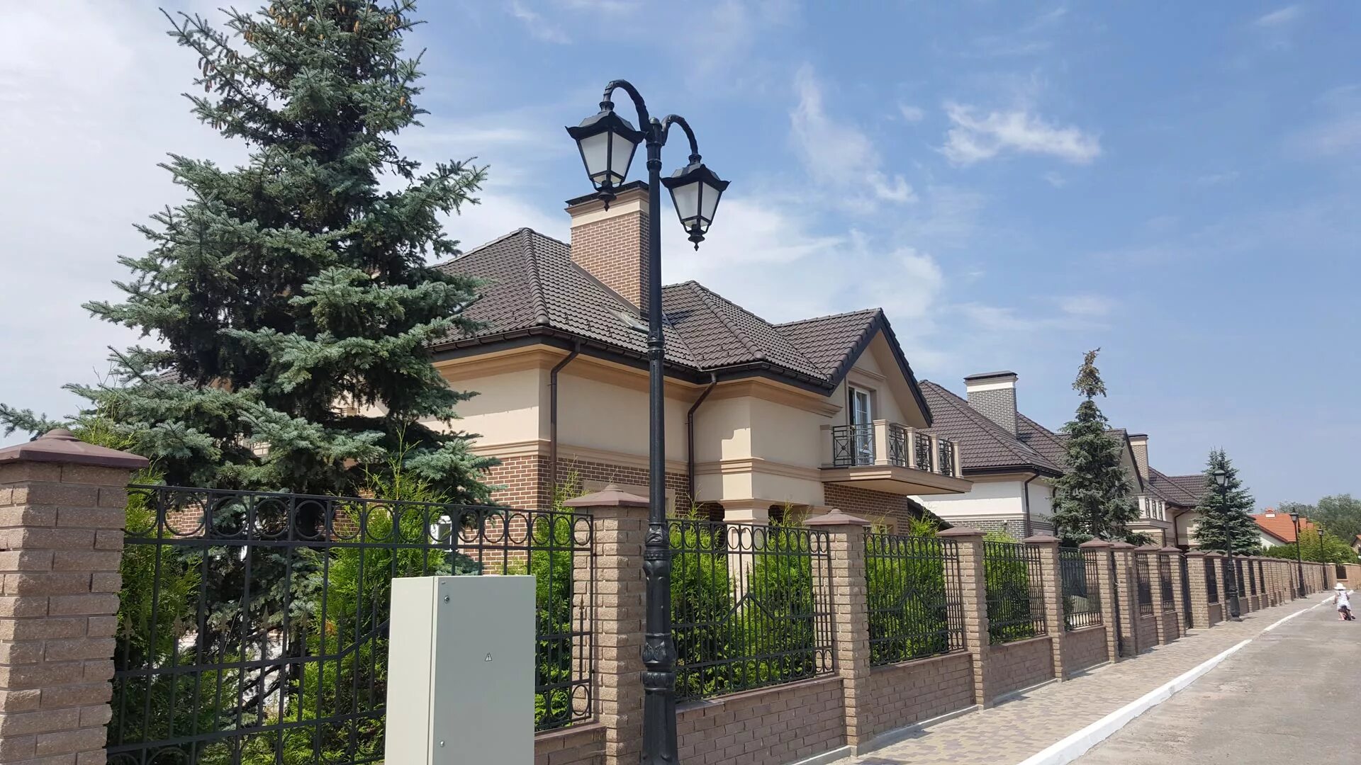 Миллениум парк, коттеджный посёлок миллениум парк. Элитный коттеджный поселок у москвы молодежный. Кп ренессанс парк новорижское шоссе. Грин хилл коттеджный поселок москва. Элитный коттеджный поселок у москвы молодежный.