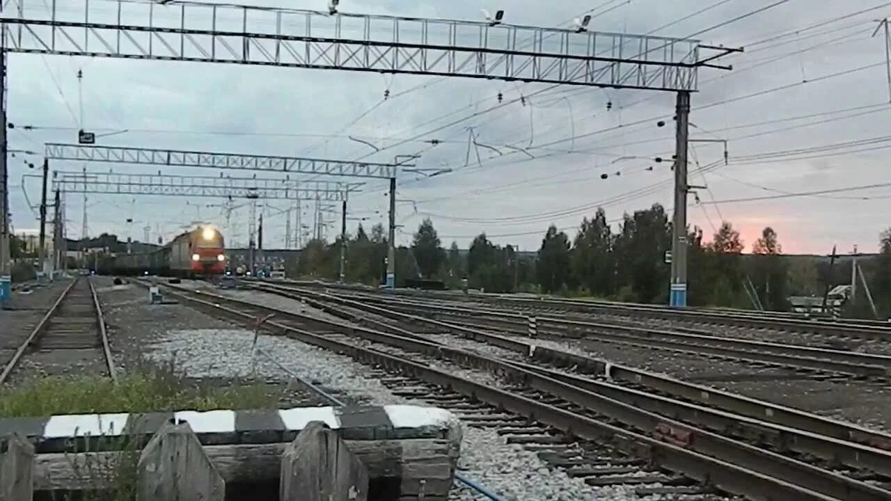 Эп2к 034 челябинск. Эд4мк ласточка. Фото поезда ржд. Эп20 разбитый. Тепловоз с пассажирским поездом.