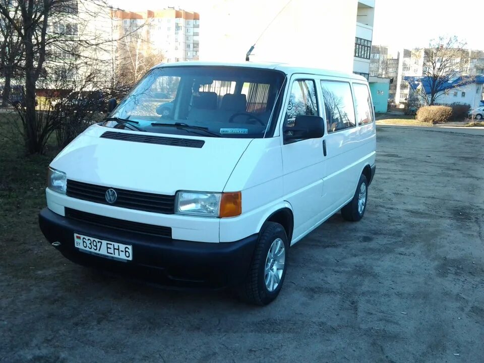 Фольксваген транспортер купить спб. Volkswagen Transporter 1997 год. Фольксваген Транспортер 1997 года. VW Transporter t4 1997. Транспортер т4 1997.