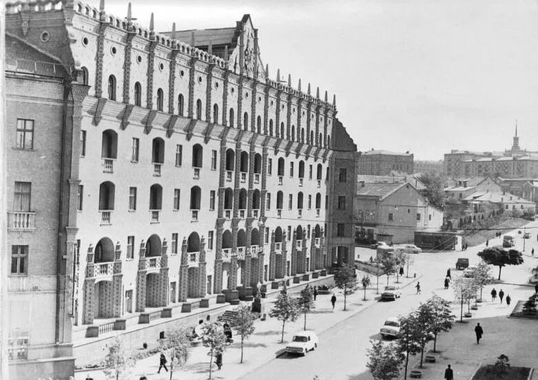 Иосиф каракис. Гостиница украина луганск. Иосиф юльевич каракис. Гостиница украина в луганске фото. Иосиф каракис гостиница в луганске.