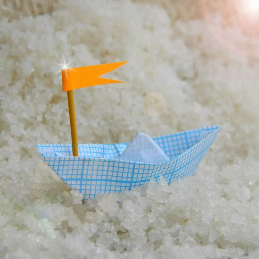 кораблики технология оригами. кораблик трехмачтовый из бумаги. парусник из бумаги. покажи кораблик. бумажный кораблик схема складывания.