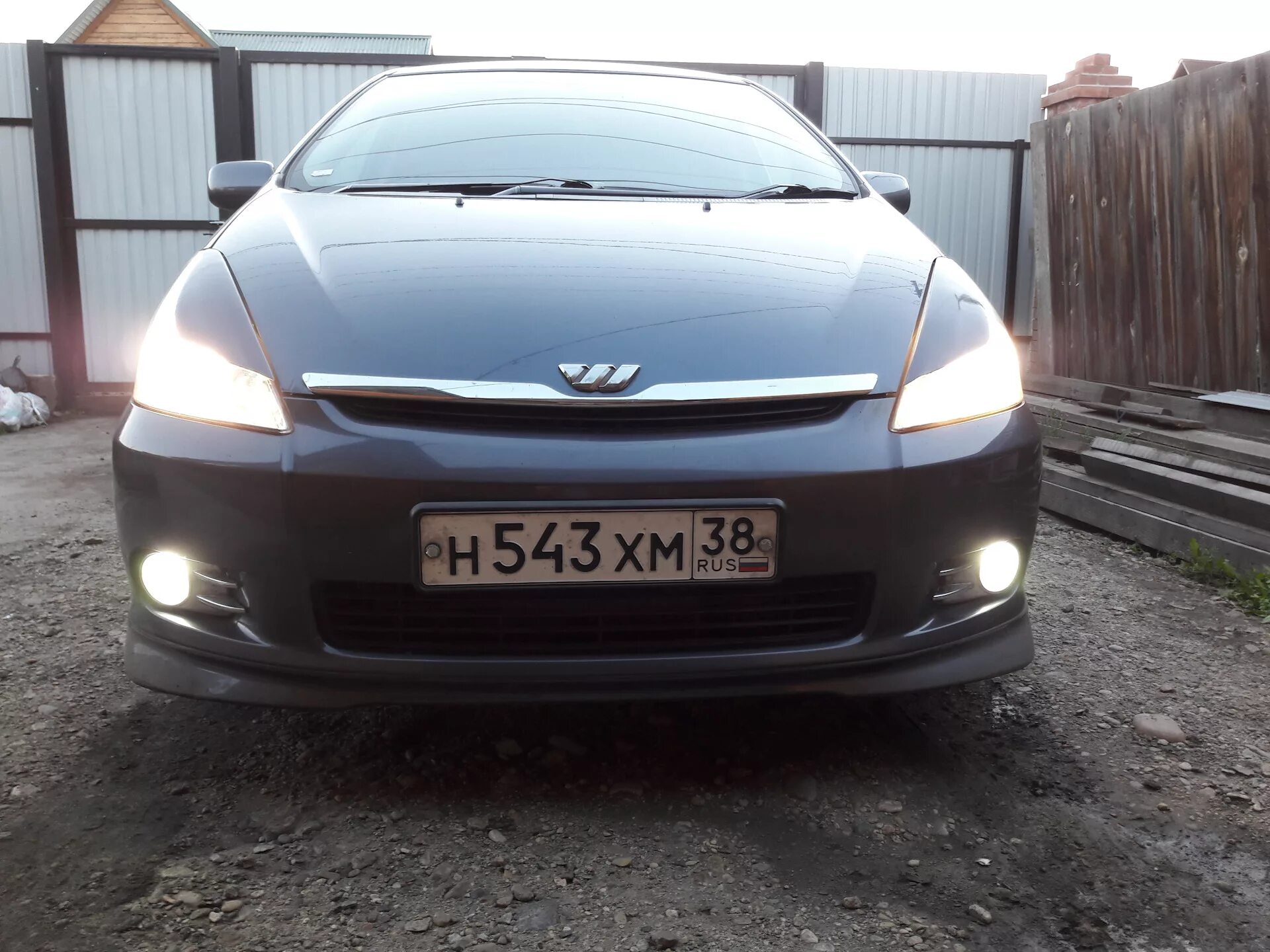 Toyota wish лампочки. Тойота авенсис 2008 лампы ксенон. Лампа ближнего света тойота аква. Лампа ближнего света тойота виш 2010. Toyota wish лампочки.