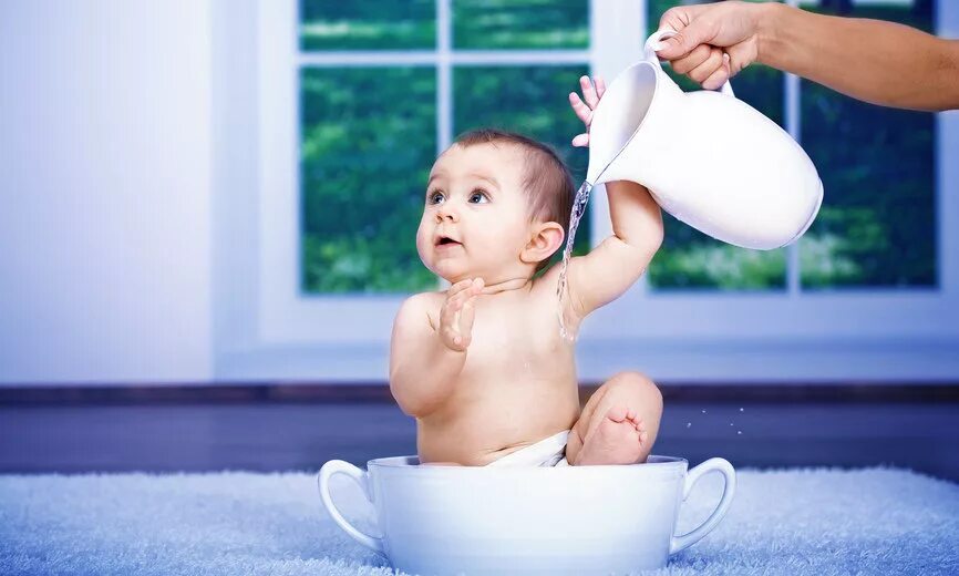 Водные процедуры для детей. Водные процедуры закаливание. Водные процедуры для детей. Воздушные ванны для детей. Обливание детей до года.