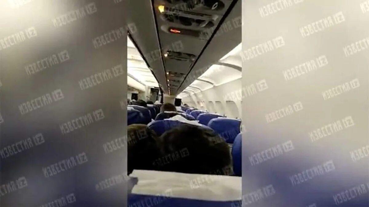 В 13.55 по местному времени самолет выполняющий. Волгоград на борту самолета пассажир. теракт на борту самолета москва — симферополь. самолет сочи спб экстренная посадка.