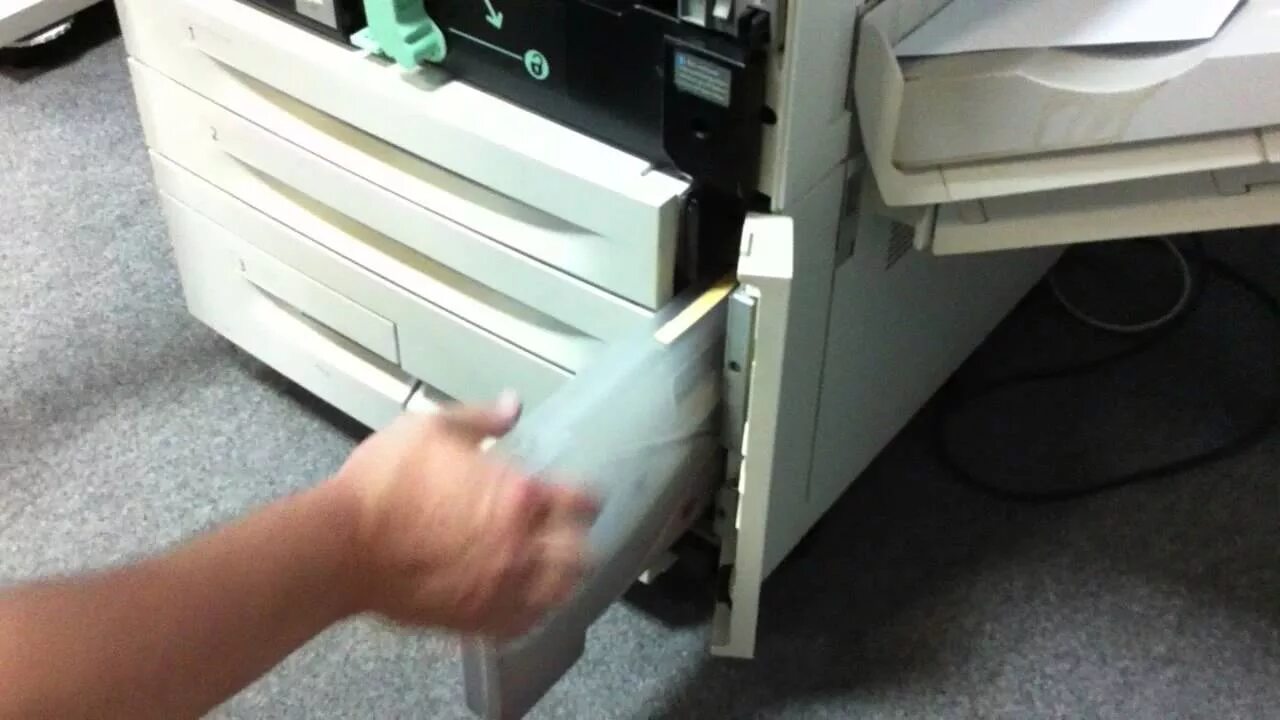 Как почистить тонер. Xerox 7400 бункер отработанного тонера. c224 бункер отработанного тонера. xerox 7000 бункер (контейнер) отработанного тонера. xerox 7835 бункер отработанного тонера.