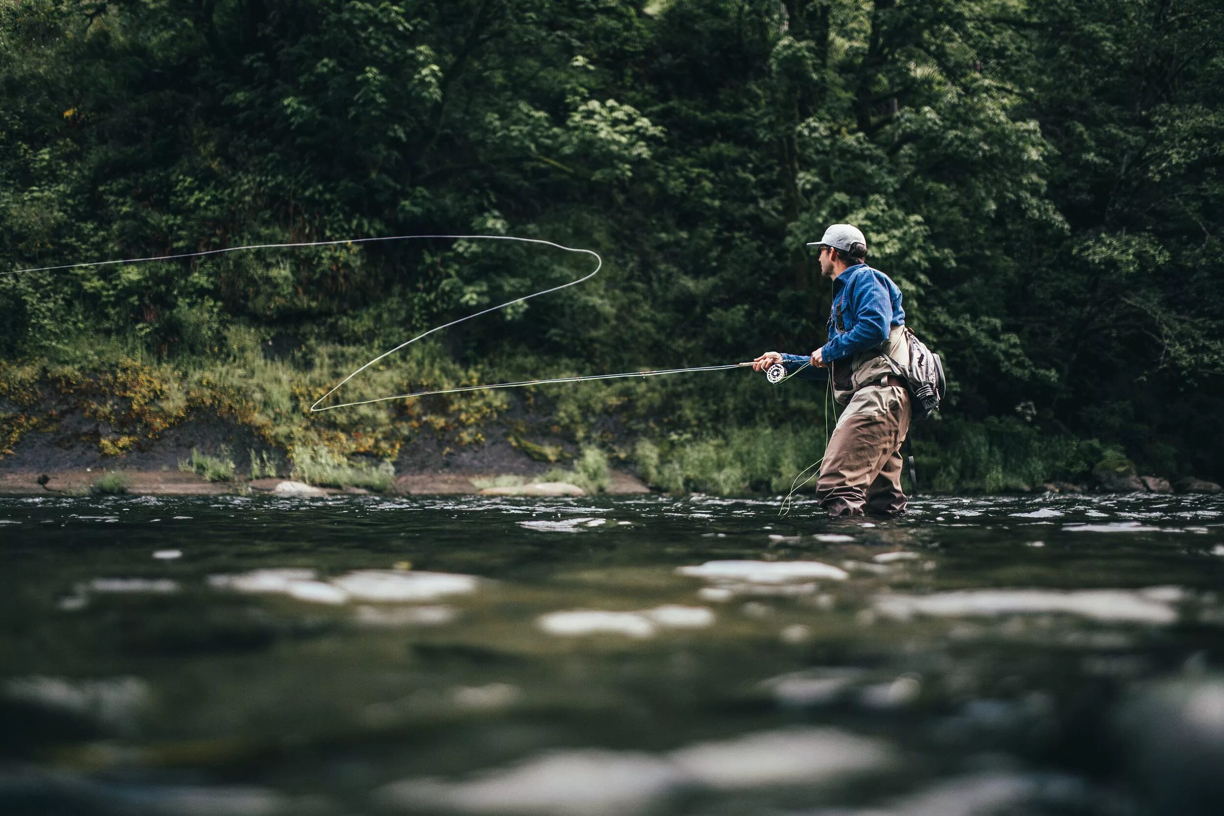 Рыбалка нахлыст. Ловля нахлыстом. Нахлыст заброс. Спиннинг на реке. I like going fishing