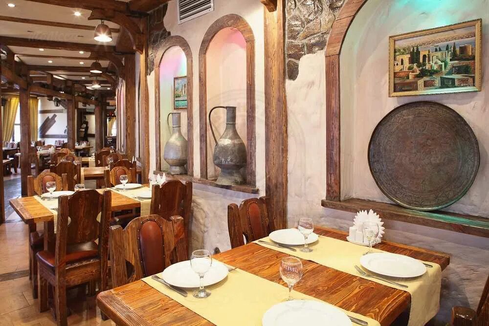 Ресторан на коломенской бакинский дворик. Бакинский дворик ресторан коломенская. Бакинский дворик неверовского 15. Ресторан бакинский бульвар метро коломенская. Бакинский дворик ресторан коломенская.