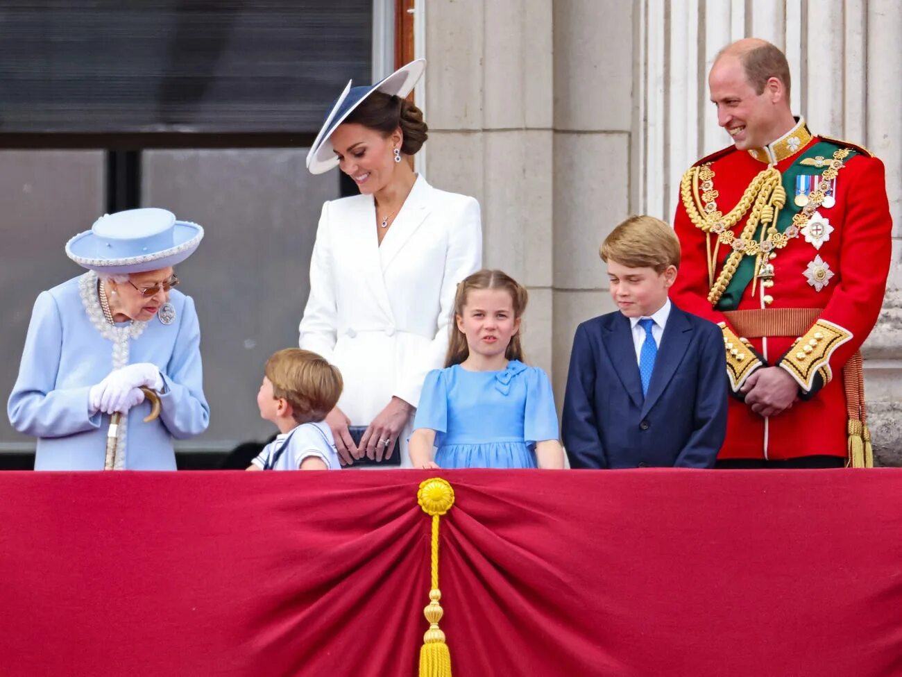 Принц Луи Кембриджский. Queen Elizabeth II Platinum Jubilee 2022 - Trooping the Colour. Принц Луи Кембриджский последние фото. Принц Уильям и Кейт Миддлтон. Луи кембриджский