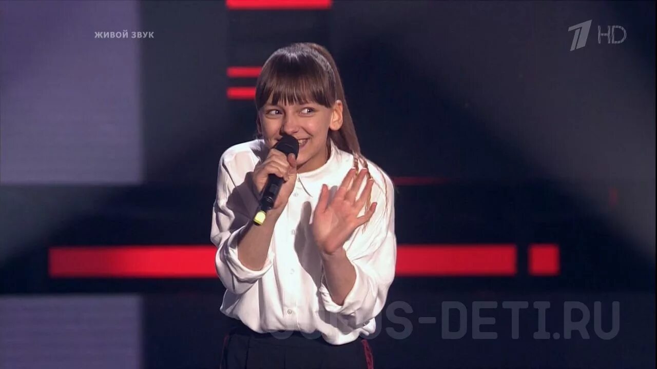 Дарья антонюк голос. Полина гагарина шоу голос. Голос 5 18. Полина гагарина жюри. Голос команда агутина 2016.