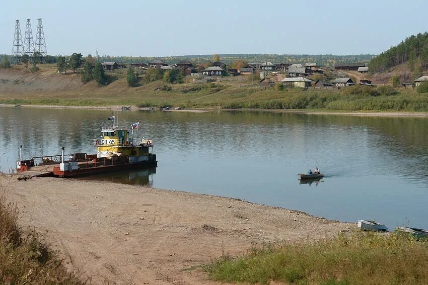 Деревня давыдово киренский район. Деревни на лене. Таюра (река). Река лена киренский район. Поморская деревня поньгома.
