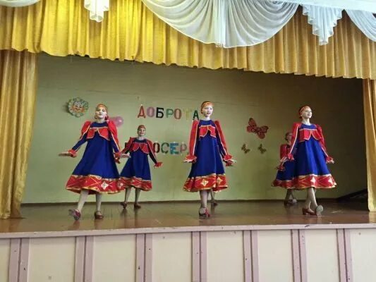 Ученица брянской школы. 52 школа брянск. школа 52 брянск фото. брянск 52 школа учителя. ученики школы 52 брянск.