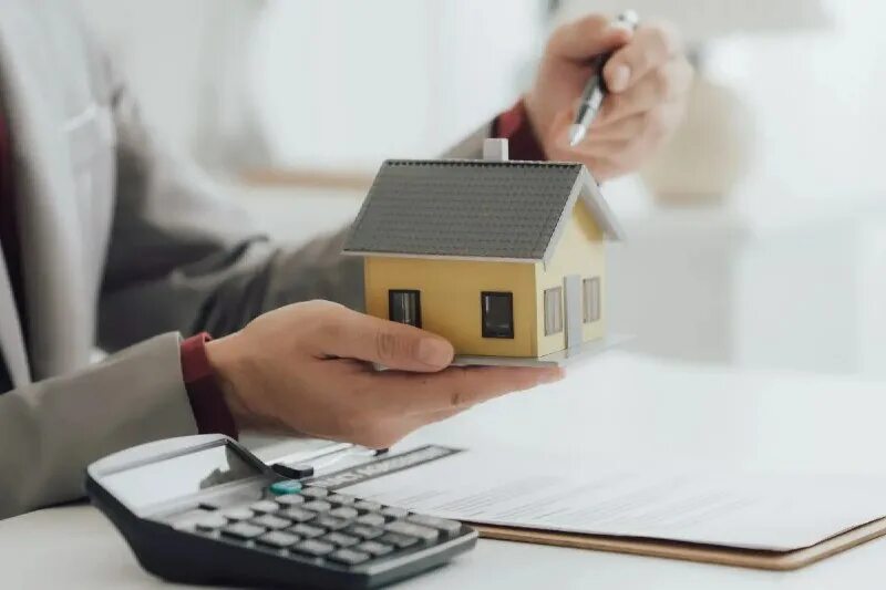 Полное спокойствие может дать страховой. Страхование жизни. Остап бендер с таким счастьем и на свободе?. Полное спокойствие дает только страховой полис. Полное спокойствие может дать страховой.