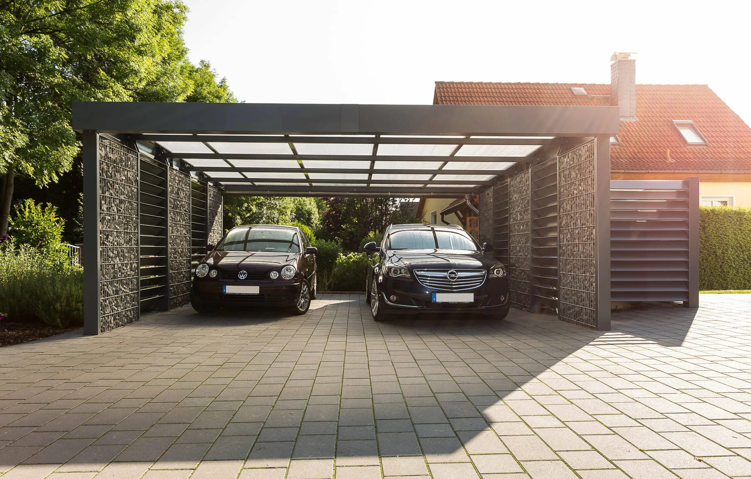 Оформить участок под гараж. Навес для автомобиля carport. навес для машины в частном доме. навес для машины рядом с домом. гаражные навесы для автомобиля.