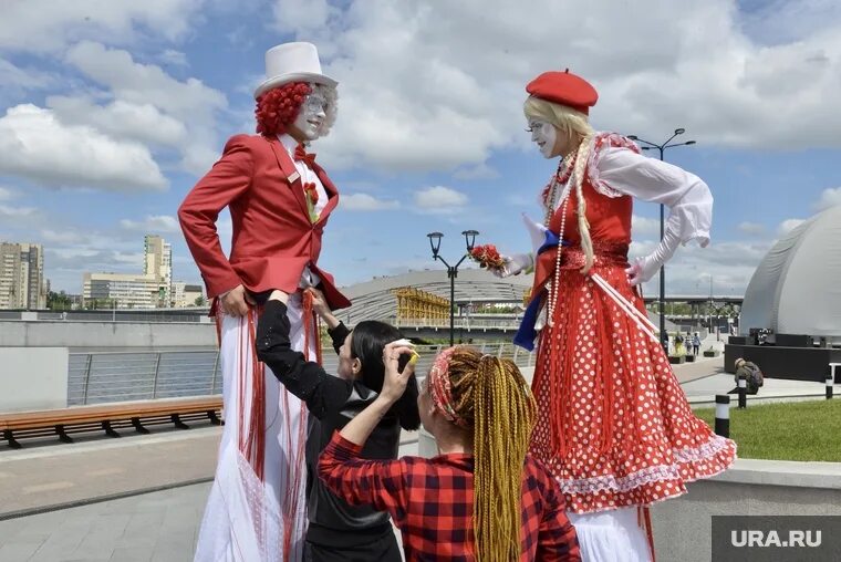 В Ярославле отпраздновали День России: фотограф сняла, что происходило в этот мо