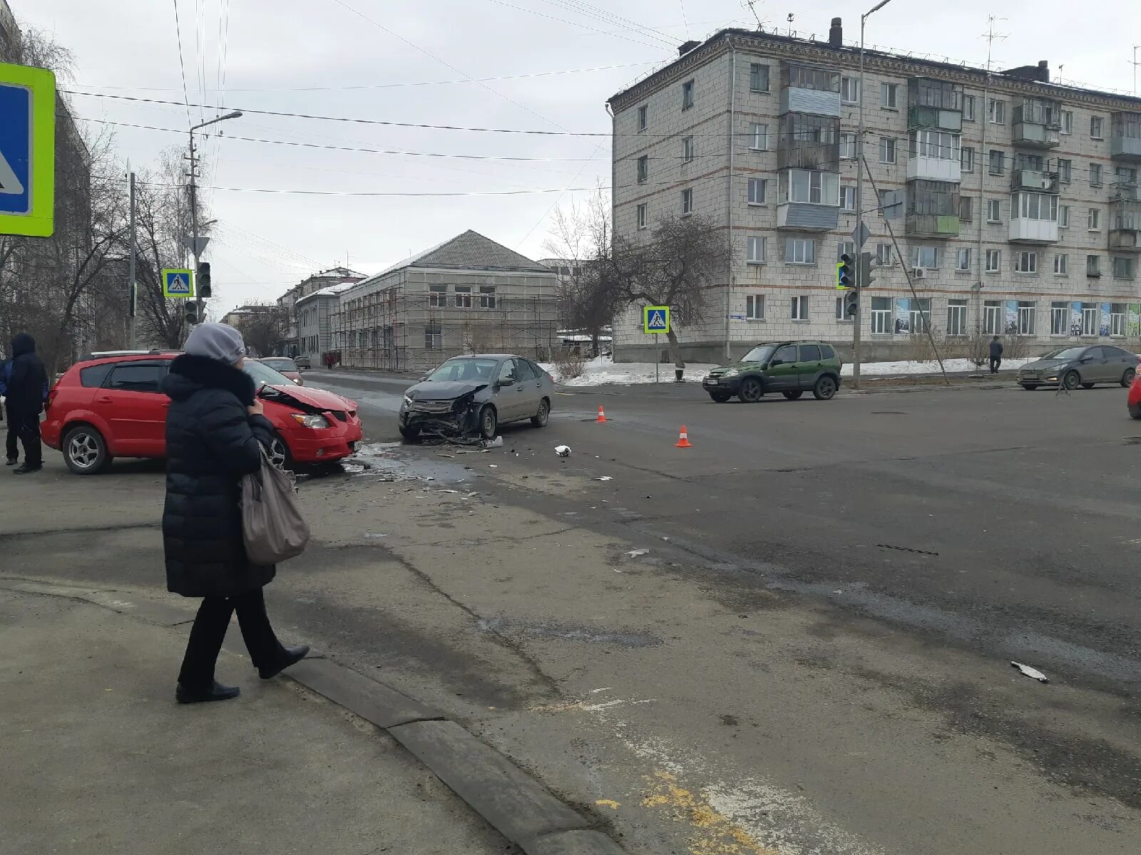 Перекресток улиц Куйбышева и Томина Курган. Артемовский перекрёсток сейчас.. Авария в Кургане сегодня утром.
