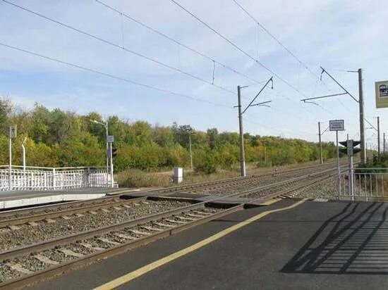 Электрички. Электричка анисовка аткарск. Пригородная пассажирская компания оао «экспресс-пригород», 1998г. Электричка на тарханы. Пригородный поезд.