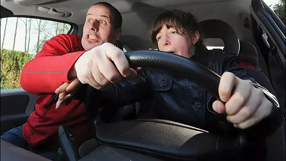 Датчик детонации аккорд 2000. Сумасшедший водитель. Сломалась машина на дороге. Сломалась машина. Агрессивный водитель.