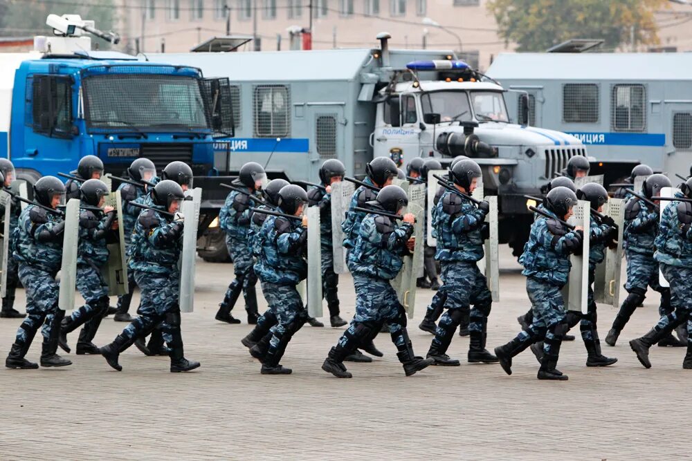 Омон много. ОМОН на Украине 2022. Полиция РФ ОМОН. Штурм отряд ОМОН 2020. Полиция России ОМОН.