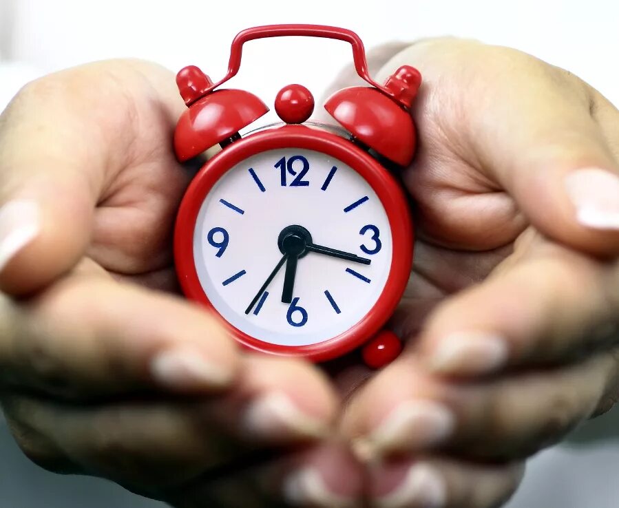 Сэкономить время. Сэкономить время. Экономия времени. Часы и деньги. Часы экономия времени.