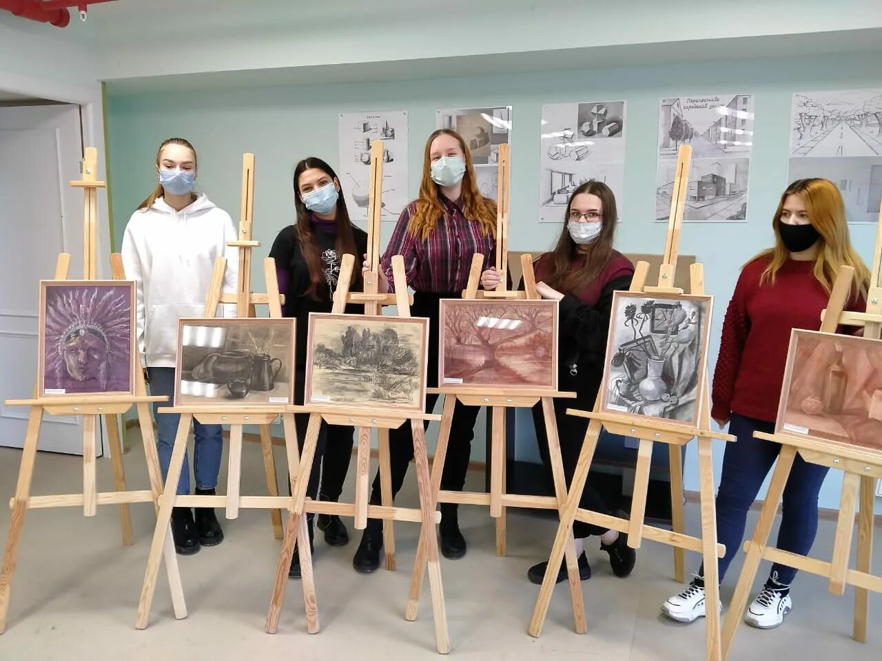 Какие предметы в колледже на дизайнера
