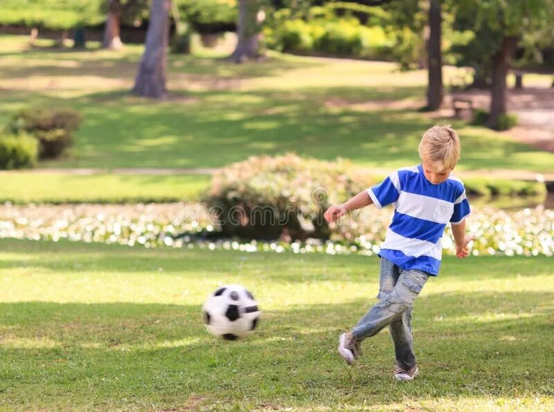 Children playing iphone. The children went to the park football. Сын играет в футбол. Дети играют в парке. Дети футбол в парк.