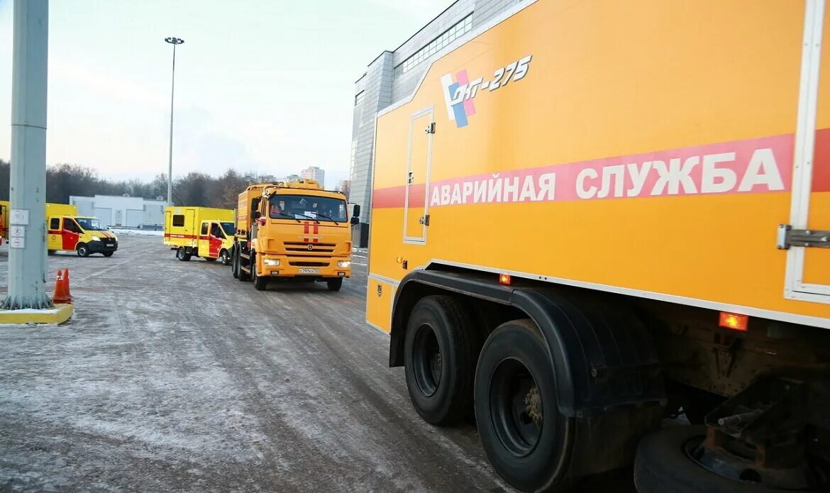 Машина электросети. Газон аварийная служба. Аварийная служба. Машины коммунальных служб. Машина овб россети.