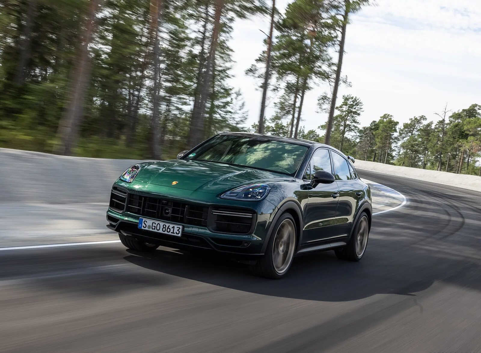 Cayenne turbo gt. Порше кайен turbo gt 2025. porsche cayenne coupe turbo gt 2025 green. cayenne turbo gt зеленый. porsche 2025 fastback.