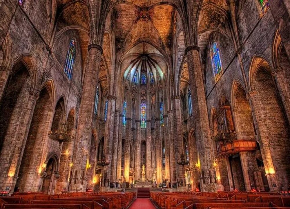 Храм Святой Евлалии в Барселоне.