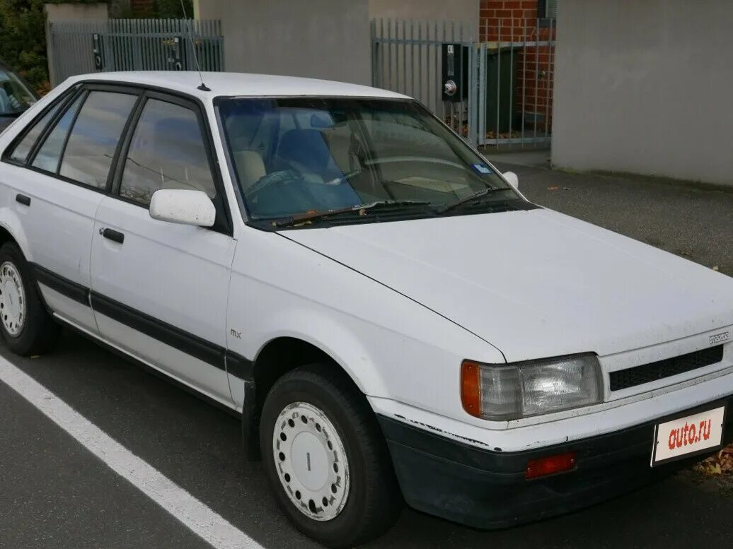 Mazda 323 bf хэтчбек. Мазда 323 седан 1986. Мазда 323 хэтчбек 1986. Мазда 323 bf седан. Мазда 1986