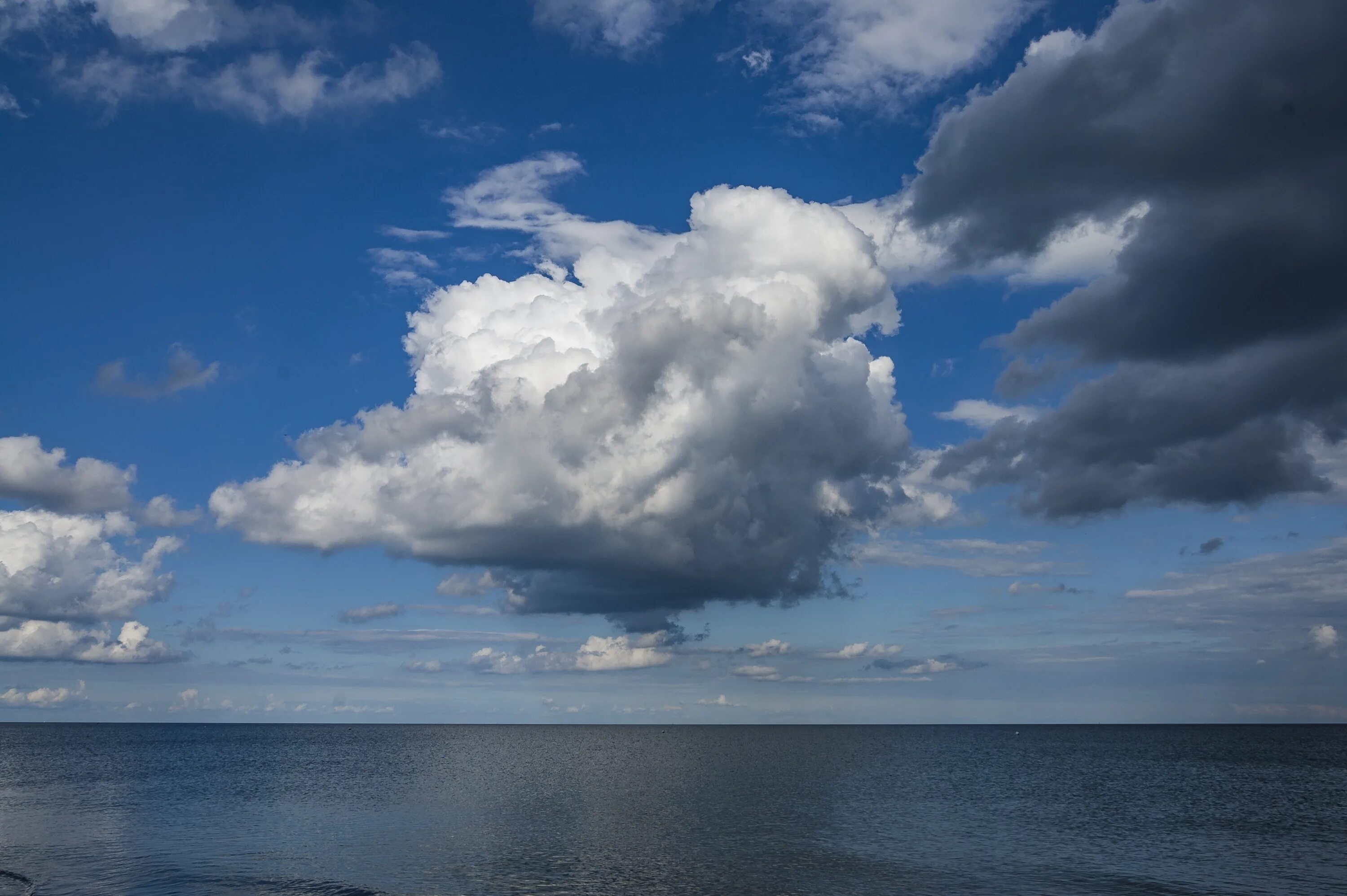 Облака. Красивые облака. Море облаков. Море и Кучевые облака.