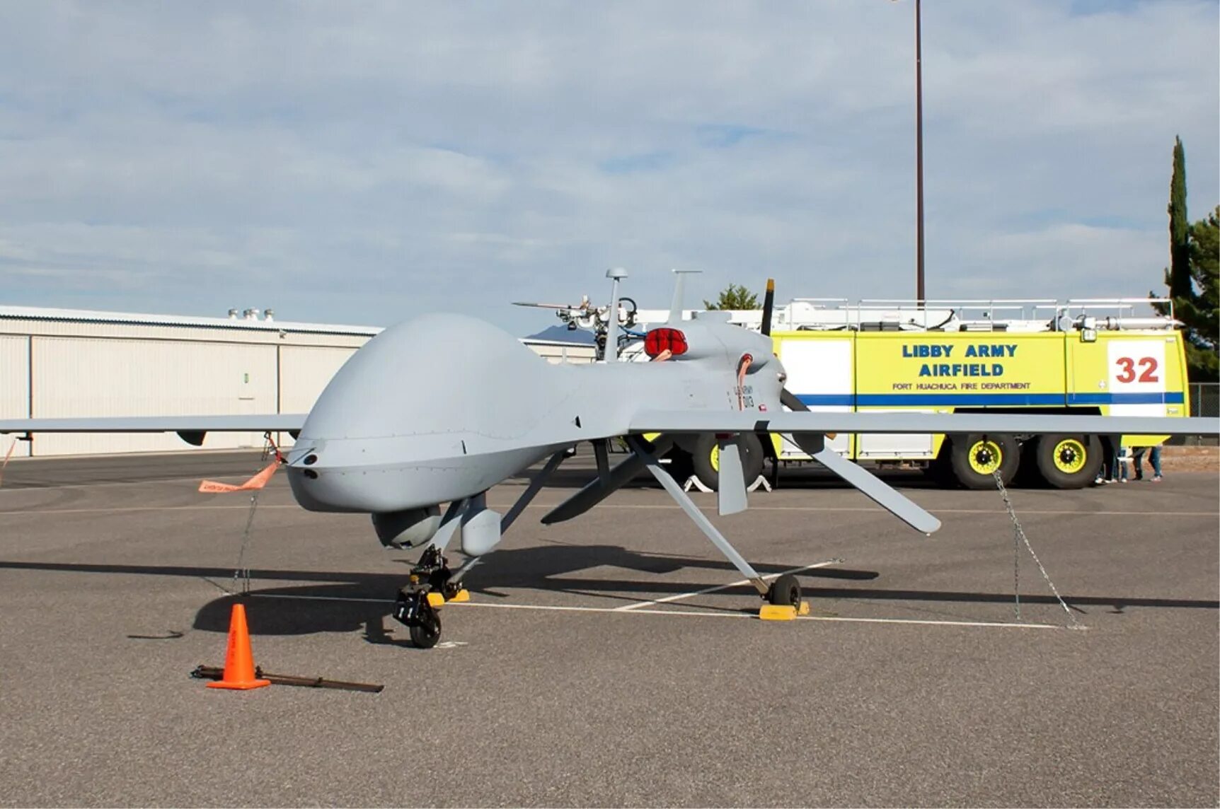 Бпла zephyr. V-bat беспилотник. Беспилотник профессия. Беспилотный летательный аппарат бпла. Беспилотный летательный аппарат.