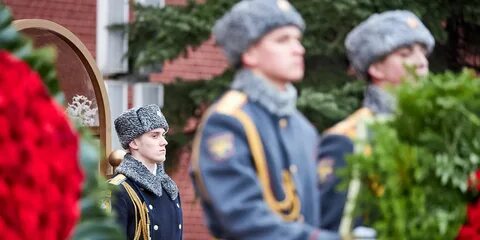 Александровском саду песня